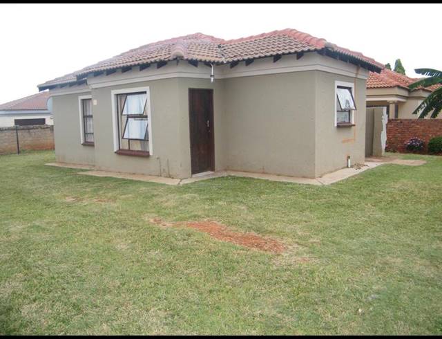 3 BEDROOM HOUSE FOR SALE IN THE ORCHARDS